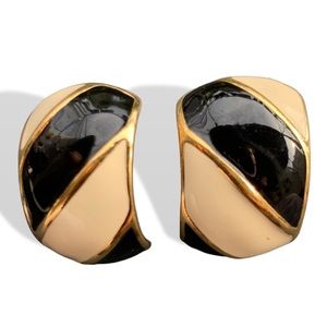 Napier signed and stamped Vintage black and cream enamel Gold clip on earrings